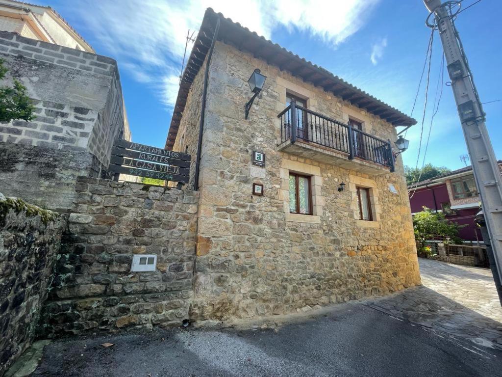 Apartamentos Rurales La Casa Vieja De Alceda Exteriör bild