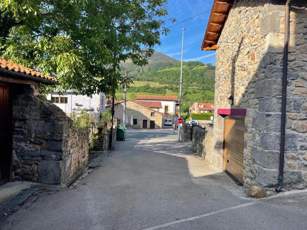 Apartamentos Rurales La Casa Vieja De Alceda Exteriör bild