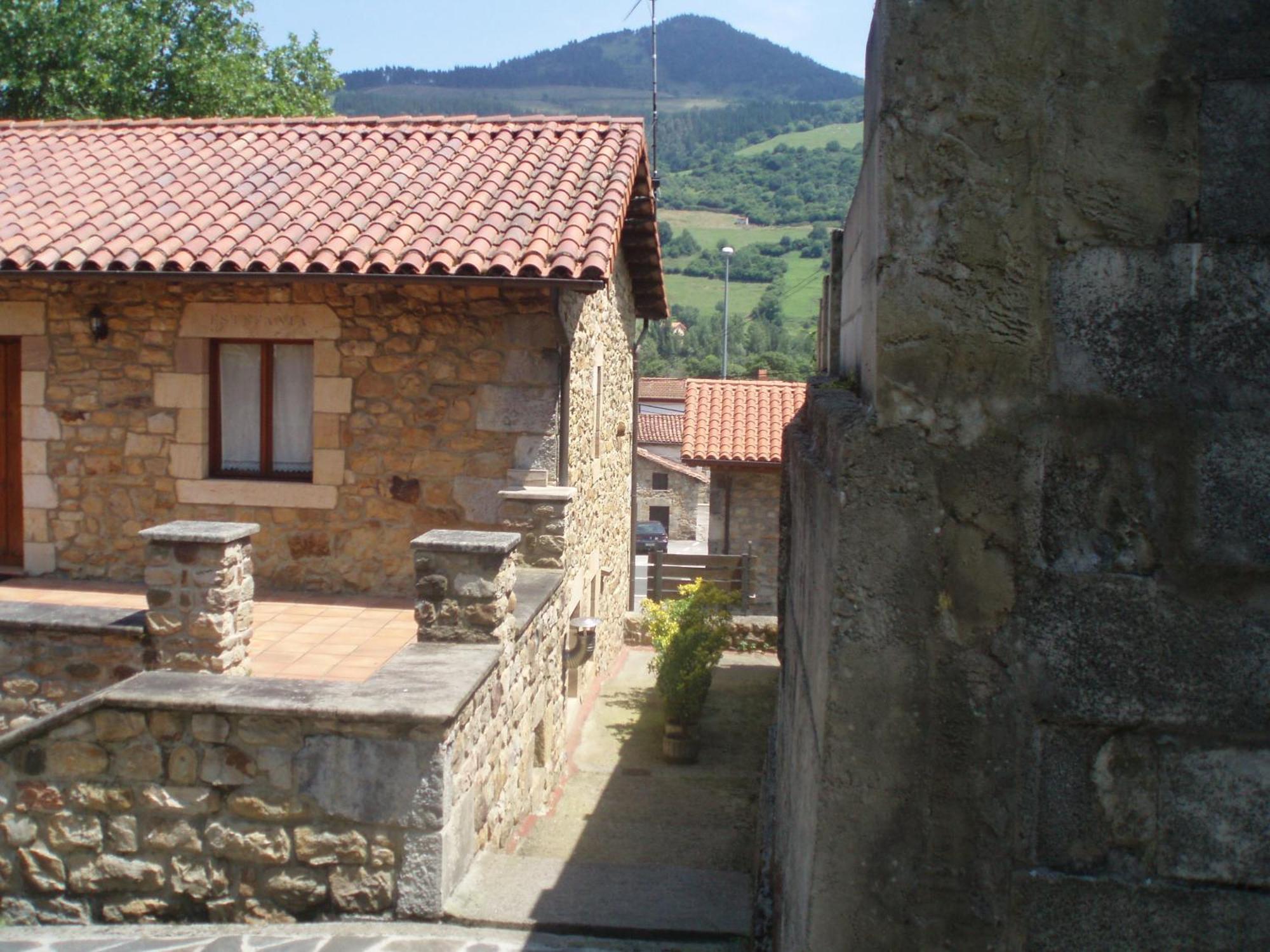 Apartamentos Rurales La Casa Vieja De Alceda Exteriör bild