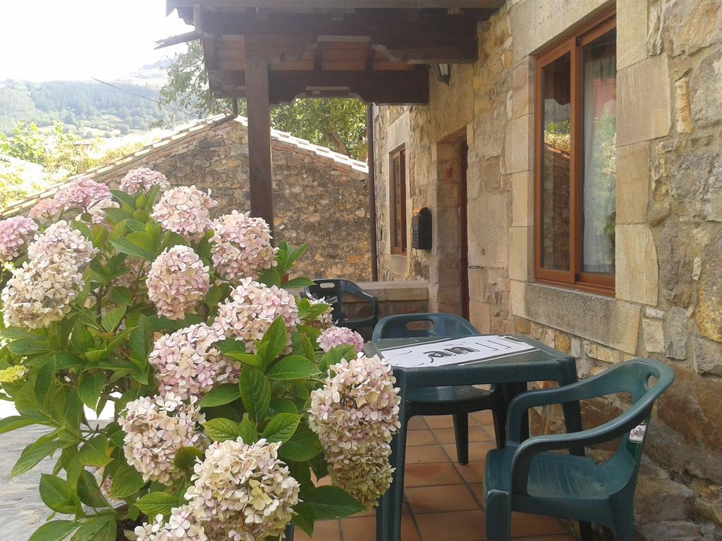 Apartamentos Rurales La Casa Vieja De Alceda Rum bild