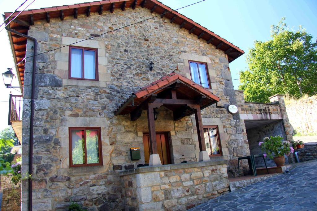 Apartamentos Rurales La Casa Vieja De Alceda Exteriör bild